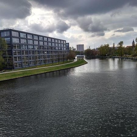 200Qm Loft For Friends And Family - On The Spree! Lejlighed Berlin Eksteriør billede