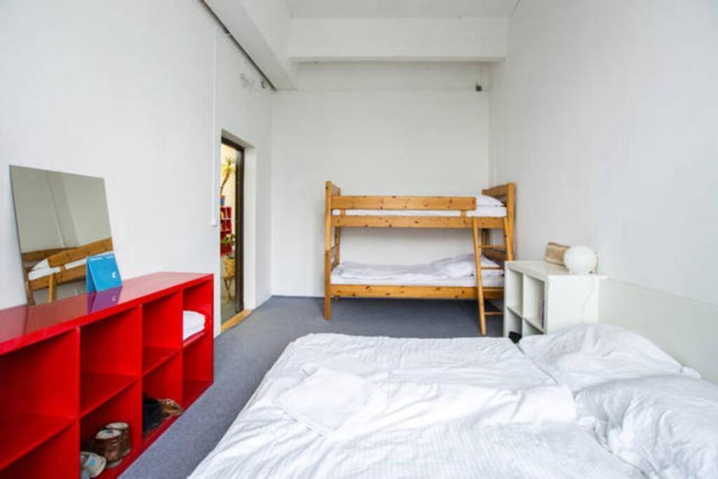 200Qm Loft For Friends And Family - On The Spree! Lejlighed Berlin Eksteriør billede