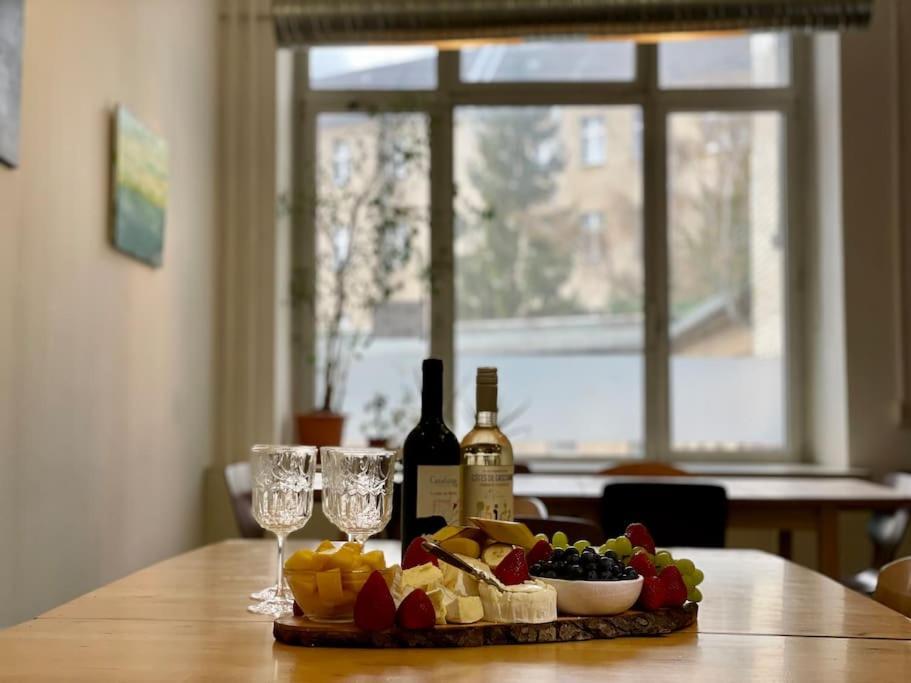 200Qm Loft For Friends And Family - On The Spree! Lejlighed Berlin Eksteriør billede