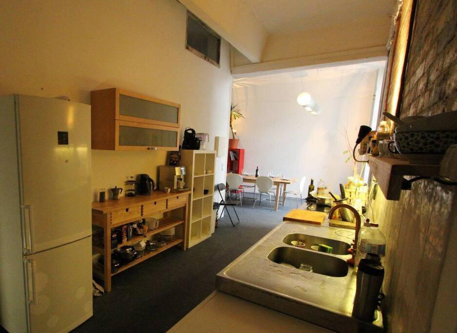 200Qm Loft For Friends And Family - On The Spree! Lejlighed Berlin Eksteriør billede